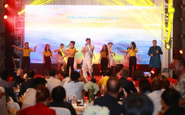 Sự kiện Gala Dinner của chương trình UCN 2025 được tổ chức hoành tráng tại khu nghỉ dưỡng đẳng cấp Da Nang Mikazuki Japanese Resorts & Spa với sự tham gia của hơn 170 khách mời, bao gồm cả những chuyên gia quốc tế đến từ nhiều quốc gia trong khu vực châu Á.