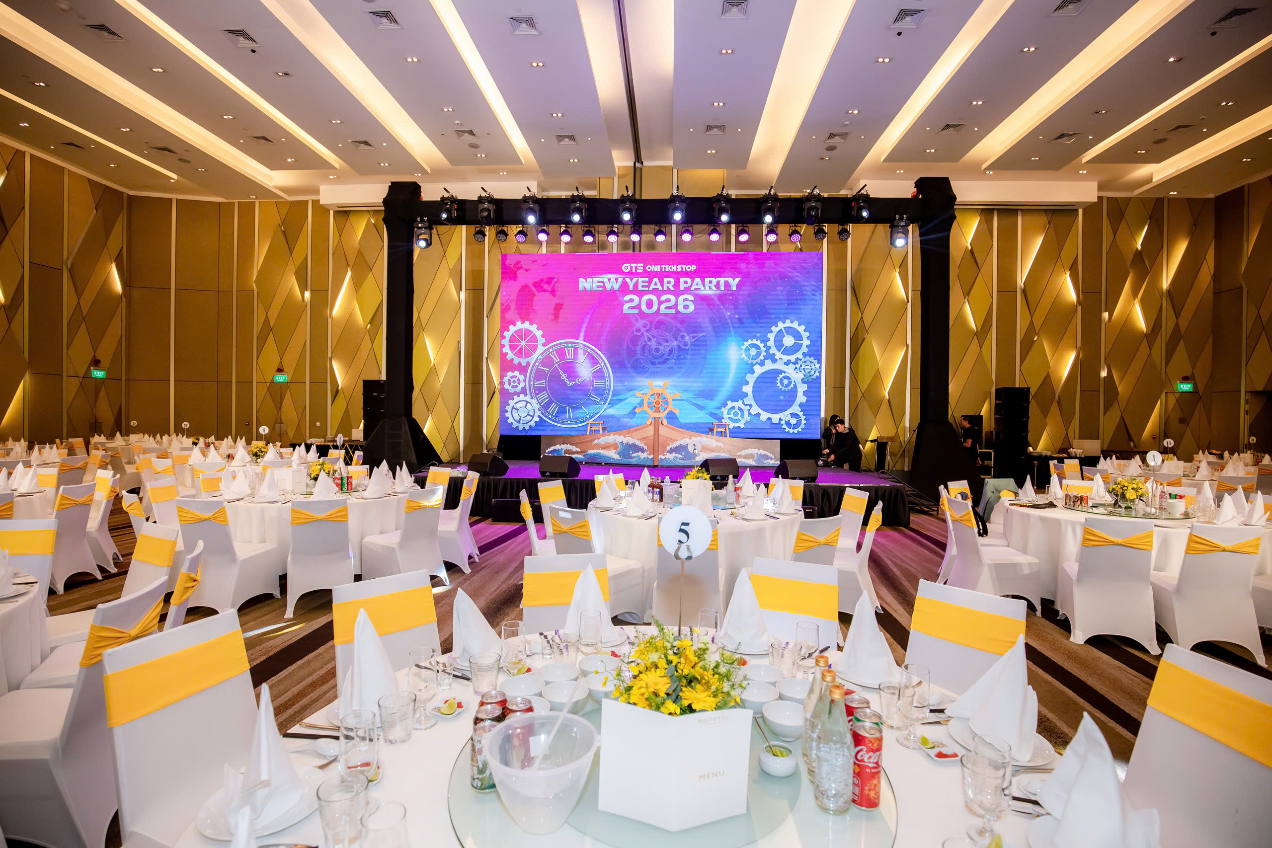 New Year Party 2026 của One Tech Stop tổ chức tại Novotel đã chính thức khép lại trong một không gian rực rỡ, cảm xúc trọn vẹn và đầy ắp những khoảnh khắc đáng nhớ dành cho toàn thể khách mời tham dự.